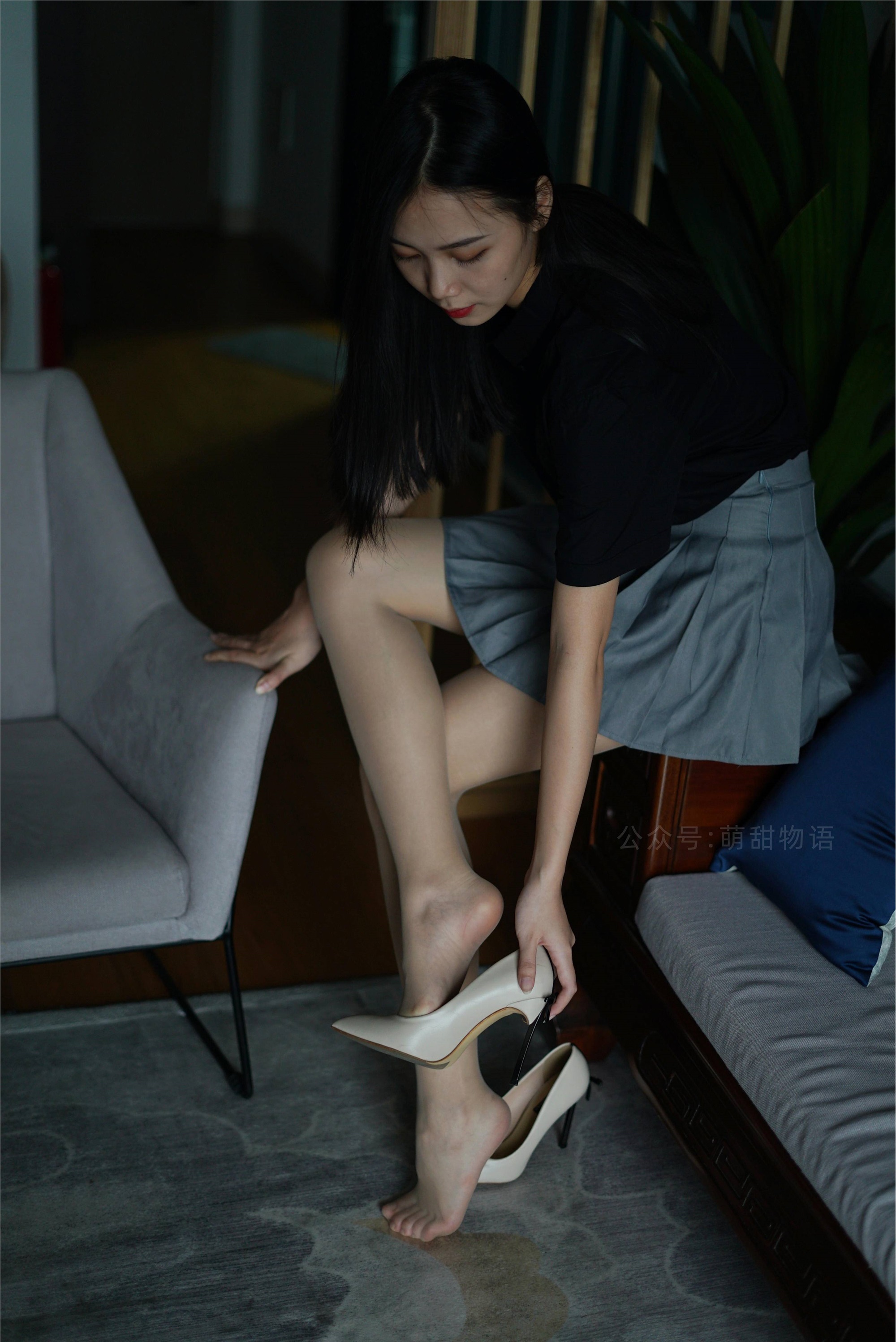 萌甜物语 XM121《短裙黑衬衣-小苏》